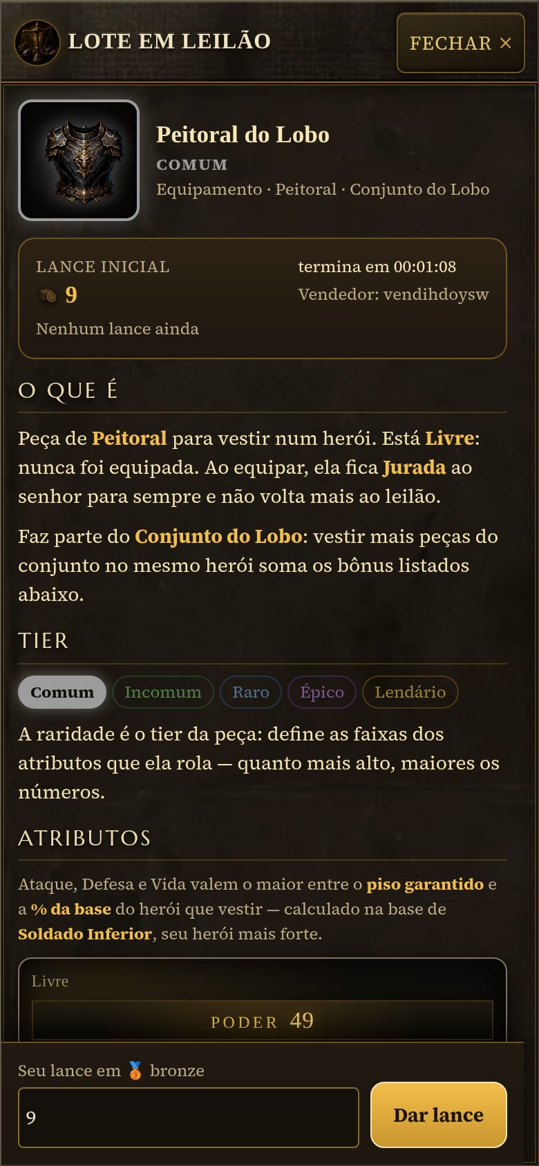 Janela do lote Peitoral do Lobo comum no celular: lance inicial de 9 de bronze, tempo até o fim e vendedor, a seção O que é explicando que a peça está Livre e fica Jurada ao ser equipada e que faz parte do Conjunto do Lobo, a escada de tiers de Comum a Lendário com Comum aceso, os atributos com poder 49 e, no pé, o campo Seu lance em bronze com 9 e o botão Dar lance