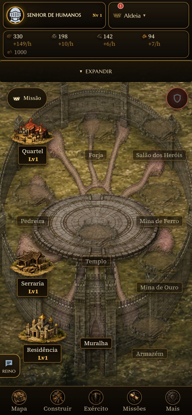Vila clássica num celular de 390px: muralha em anel, praça do Templo no centro e os onze lotes dentro da área livre entre a barra do topo e a navegação, com Quartel, Serraria e Residência de nível 1 e os terrenos livres com o nome de cada prédio